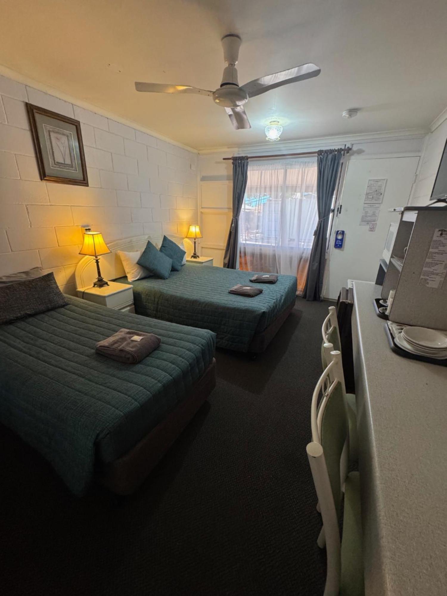 Warrego Motel Charleville Kültér fotó